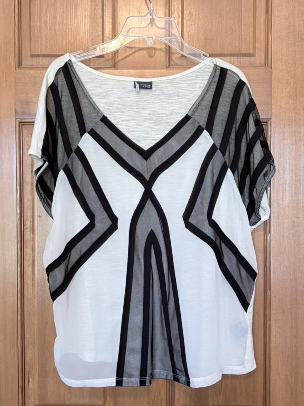 Urban Outfitters Sparkle & Fade Cream Black Geometric V Pattern Cotton Top Sz M
